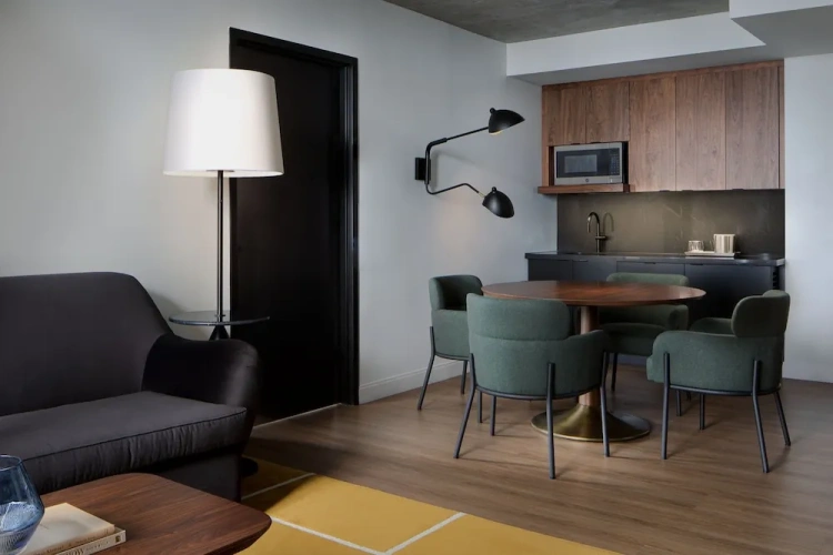 1 Bedroom Suite