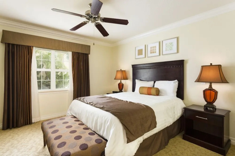 Reunion Backing Onto Golf Course 3 Br condo by RedAwning