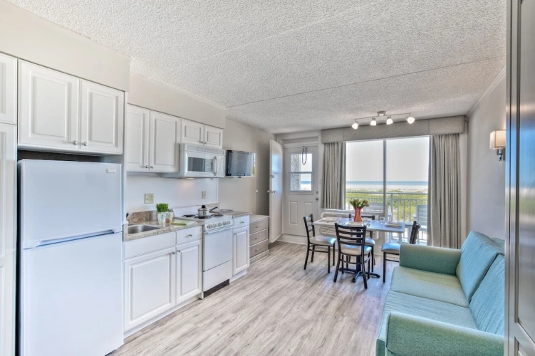 2 Bedrooms Suite oceanfront