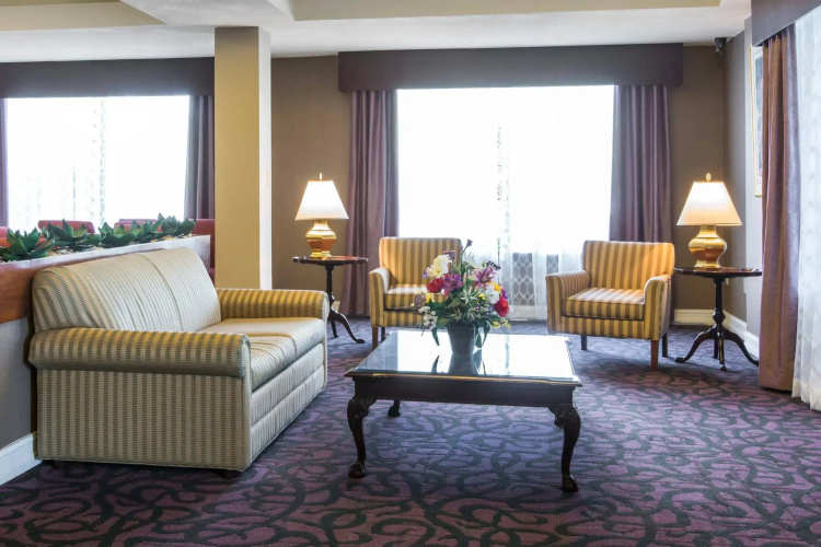 Royal Palms INN