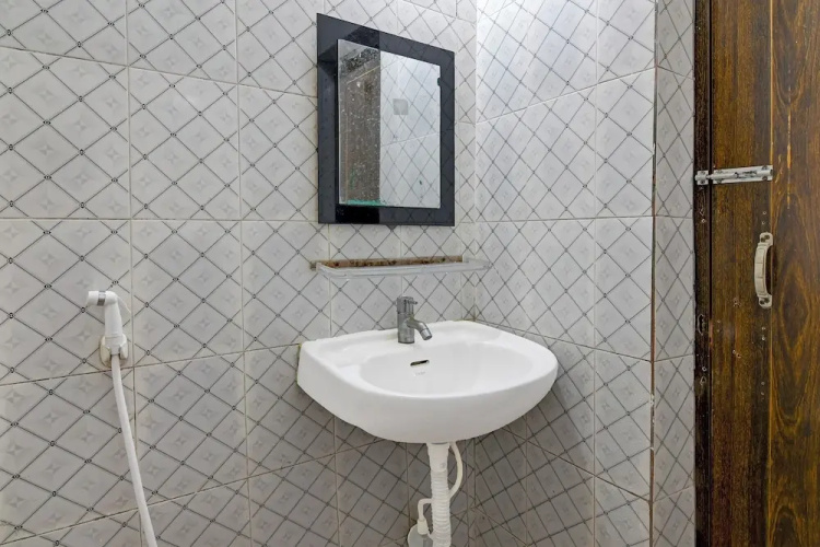 Fabhotel Seven Inn
