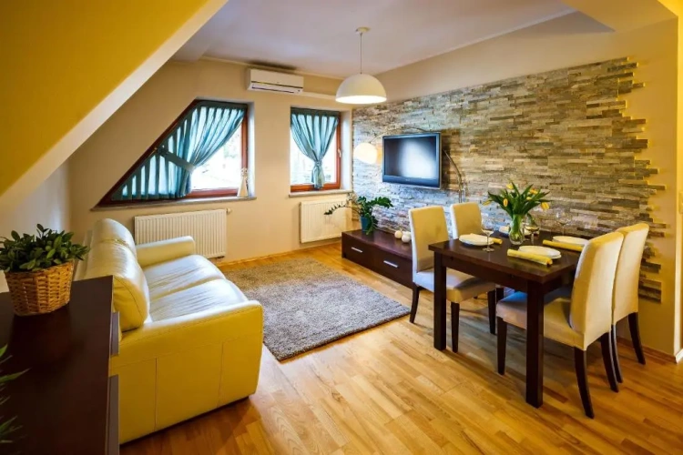3 Bedrooms Apartment
