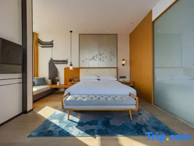 Deluxe Double Suite