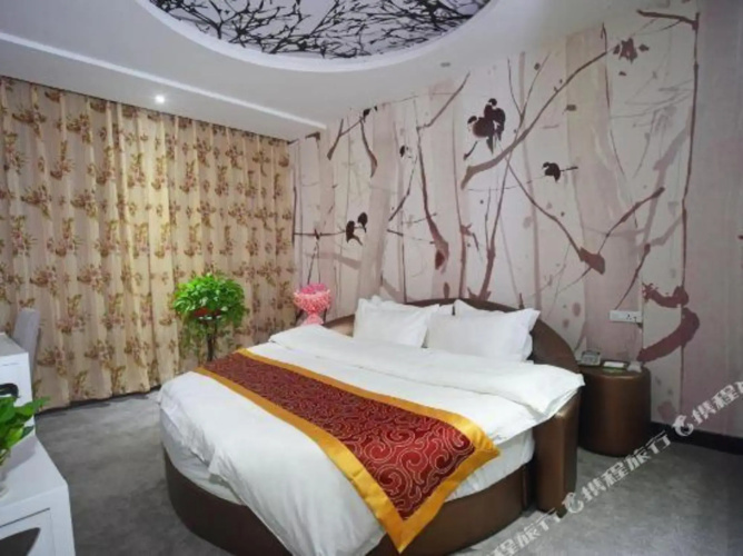 Zhongzhou Business Hotel