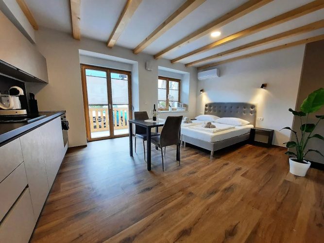 Apartments Hlapi with SPA