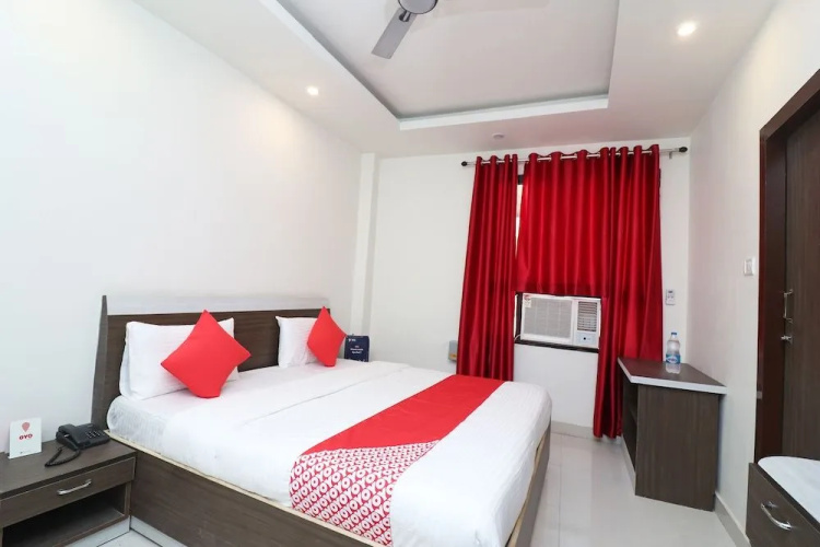Oyo 18848 Paradise Inn