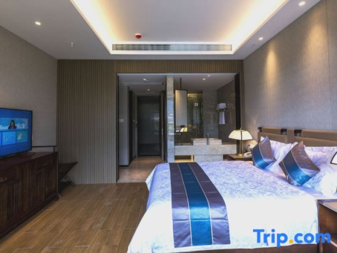 Standard Double room with lake view