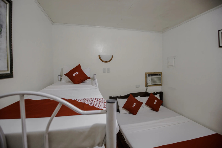 OYO 741 Sierra Travellers Inn
