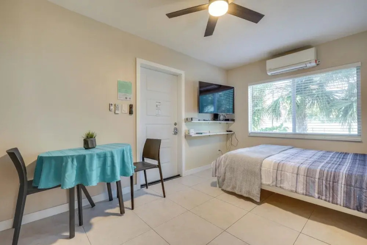 1 Mi to Pompano Beach Pier: Pet-friendly Studio!