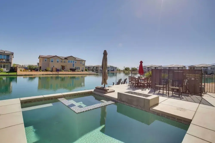 4 Bedrooms Villa with balcony