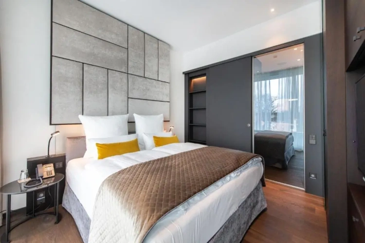 Junior Suite with partial view