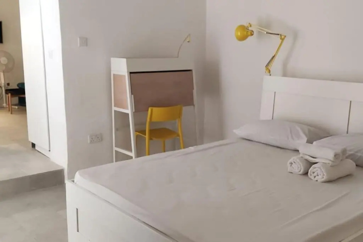 AF4 - Basic studio apartment
