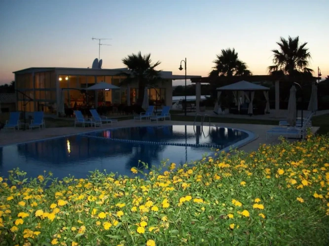 1 Bedroom Apartment with balcony and with pool view