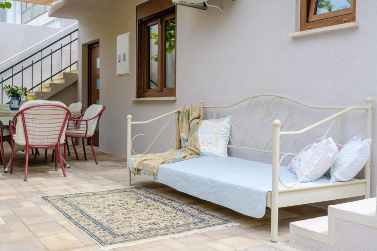 Garden apartment