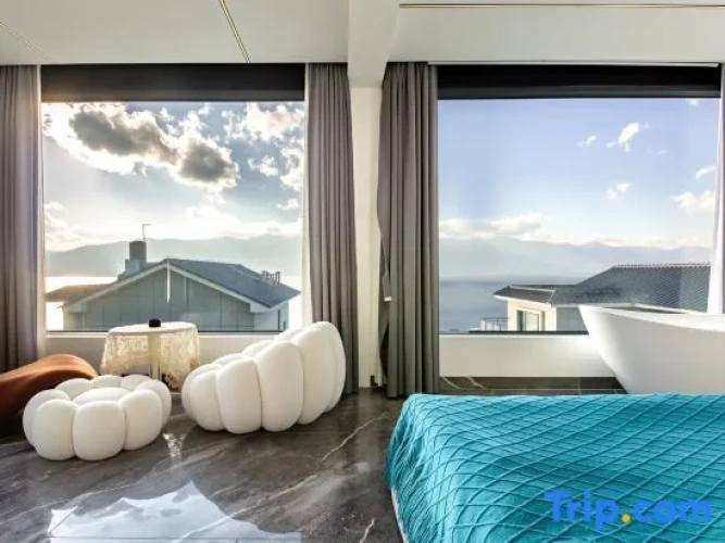 Luxury Suite