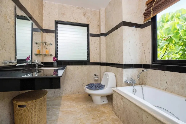Designer 3BR Villa Silver Pool in Kamala