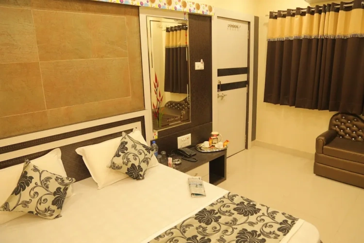 1 Bedroom Deluxe Triple room