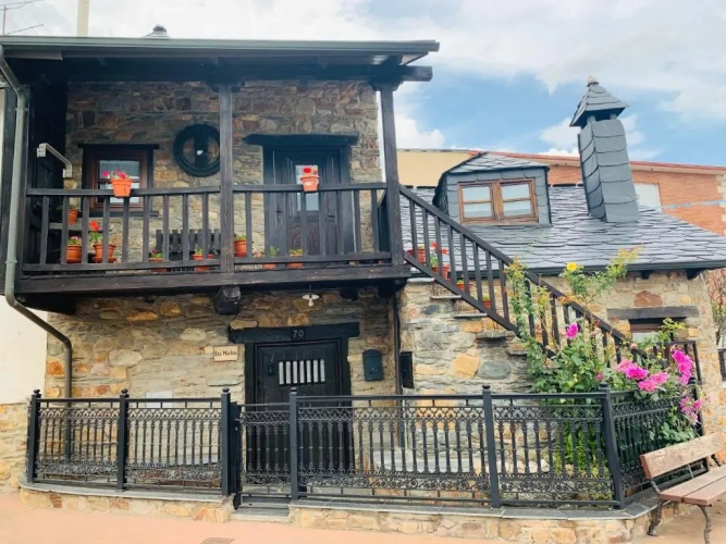 3 Bedrooms Cottage