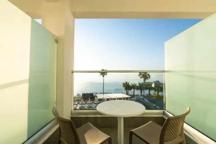 Superior Double room with balcony and with sea view