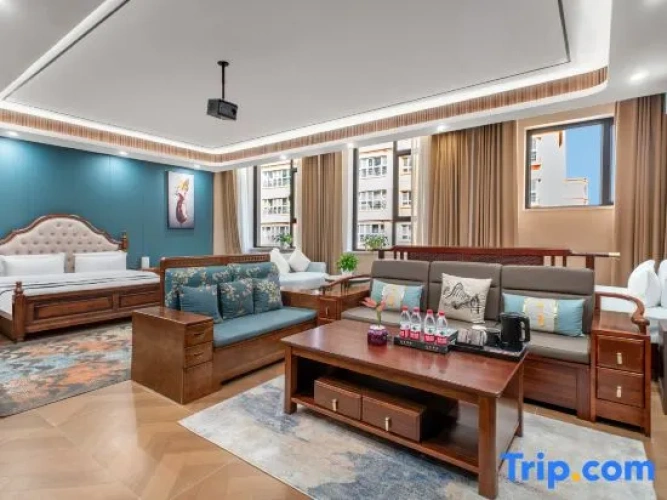 Deluxe Suite