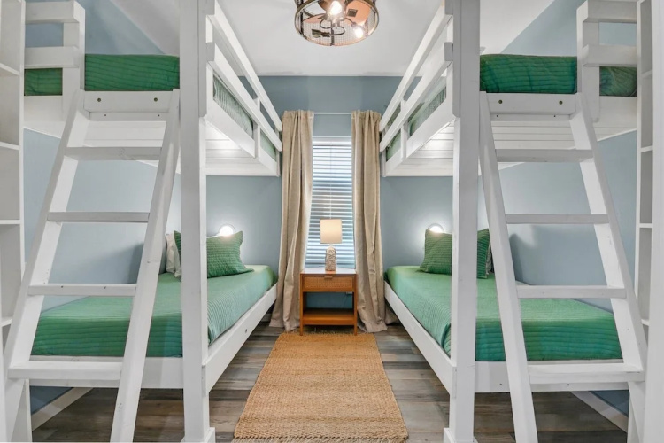 Marvelous Beach Home 2min From Beach