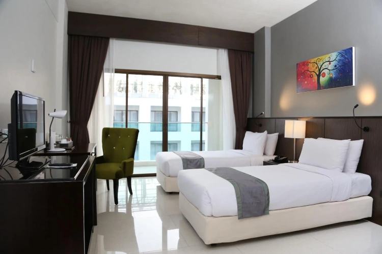 Superior room with pool view