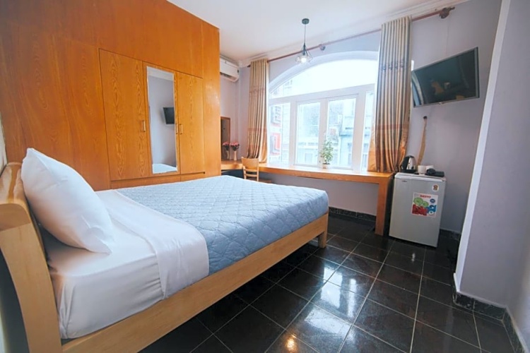 Deluxe Double room with city view