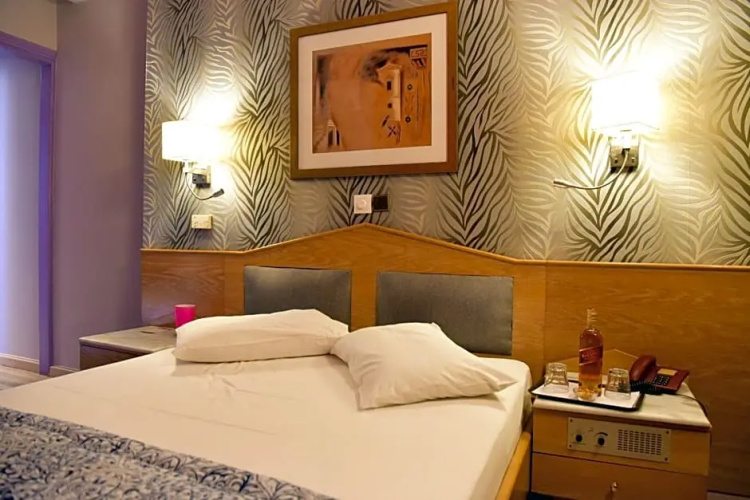 Eva Hotel