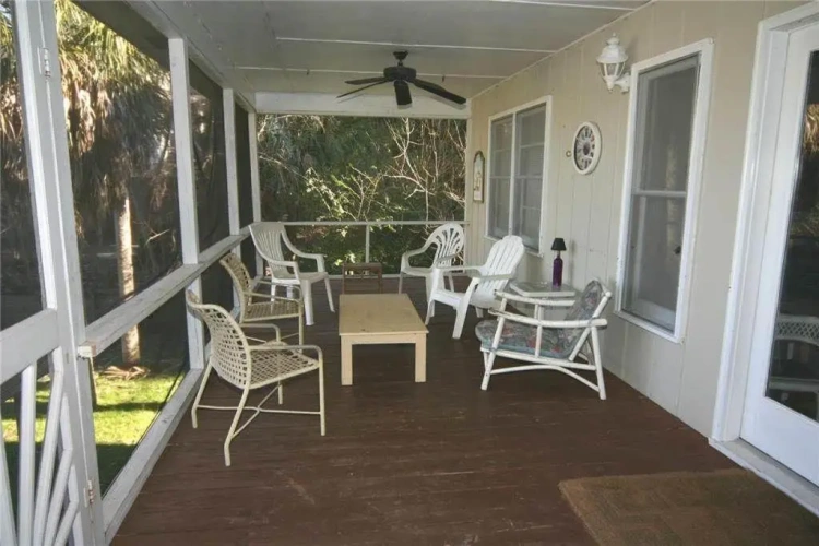 4 Bedrooms Cottage