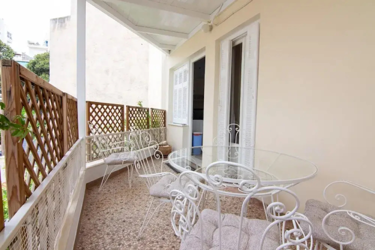 Cozy Apartment Next to Alimos Beach