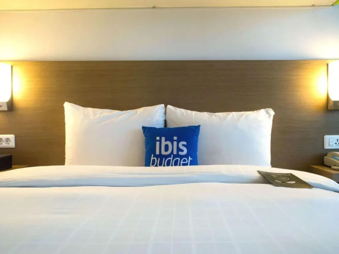 Standard Double room with city view