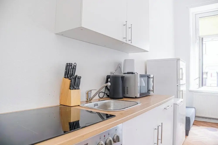 Stylish 2BR Apt Near AKH Easy Center