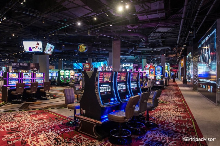 SAHARA Las Vegas photo 28