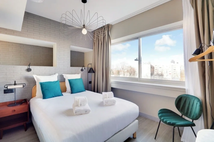 2 Bedrooms Apartment