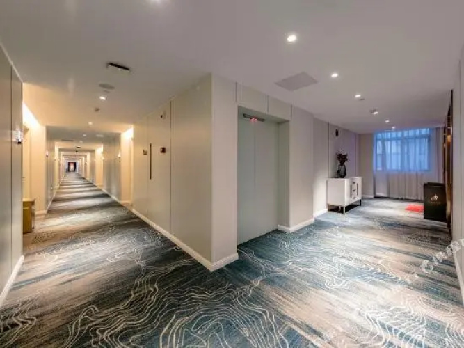 Tiana Hotel