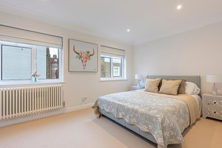 3 Bedrooms Apartment