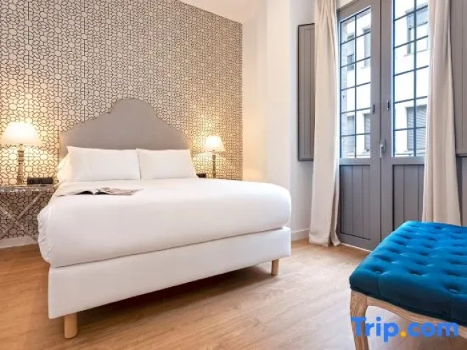 3 Bedrooms Apartment
