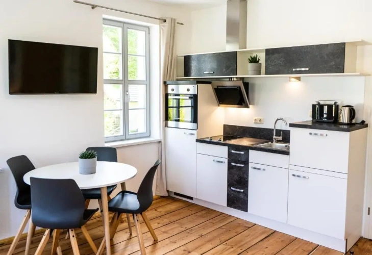 1 Bedroom Apartment