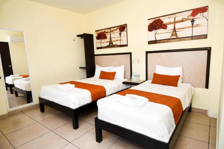 Standard Triple room