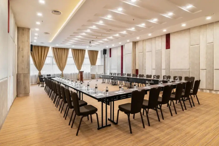 Zenith Suites Cameron