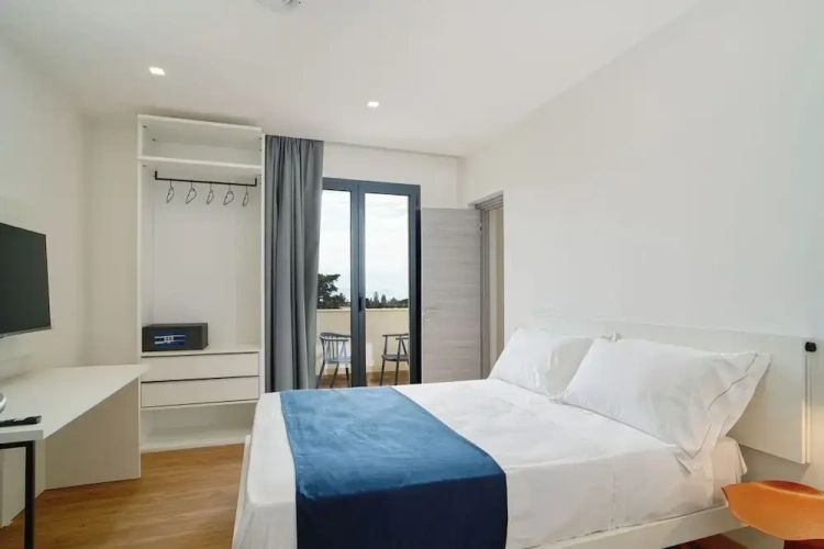 Superior Double room with balcony and with land view