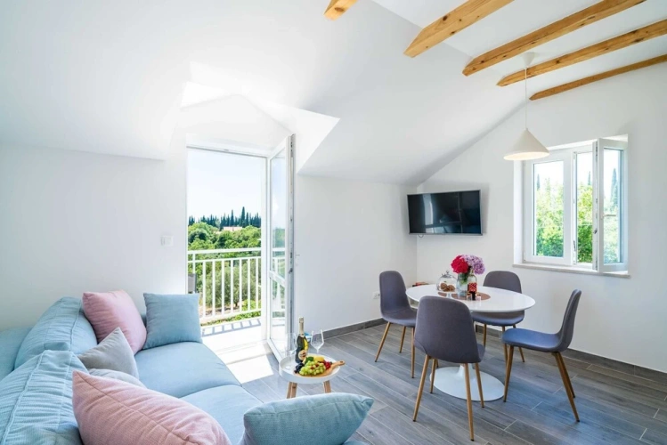 2 Bedrooms Apartment with balcony
