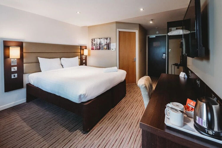 Redbridge Lodge