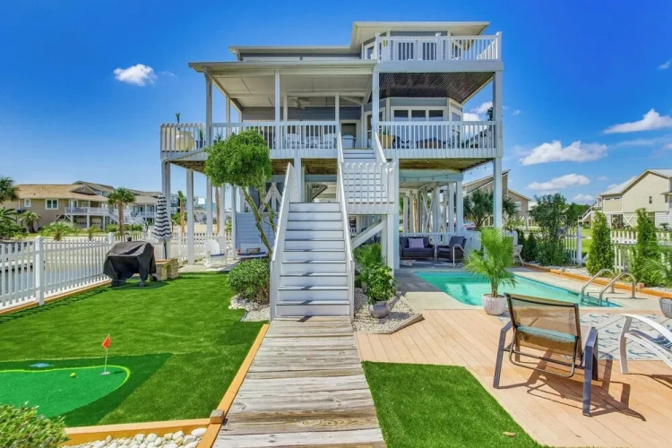 5 Bedrooms Cottage