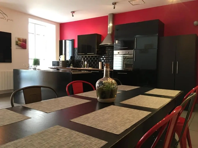 4 Bedrooms Cottage