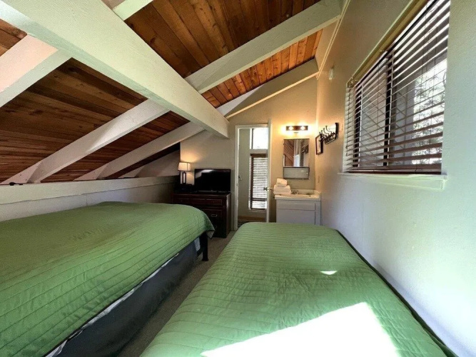 150 Standard Condominium 2 Bedrooms 2 Bathrooms Condo