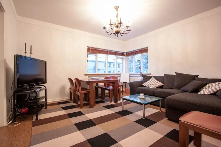 2 Bedrooms Apartment