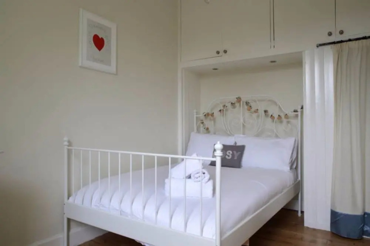 1 Bedroom Apartment In The Shore Leith