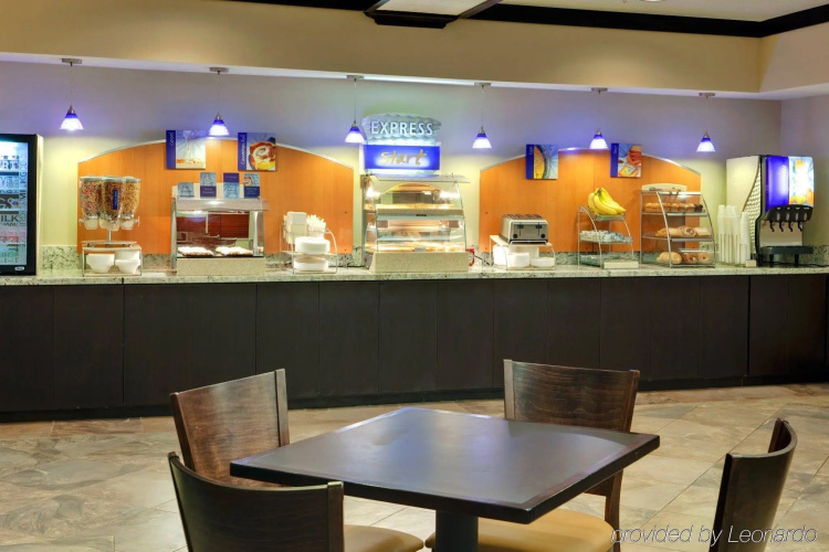 Holiday Inn Express And Suites Albuquerque Airport photo 27