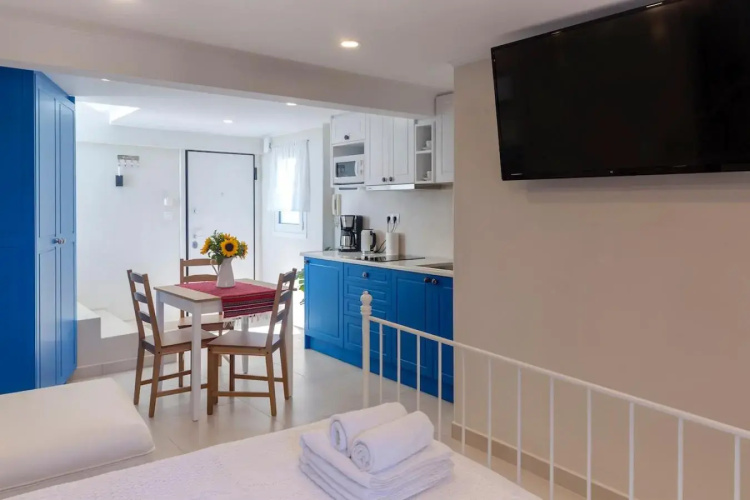 BLUE and WHITE apartment vipgreece